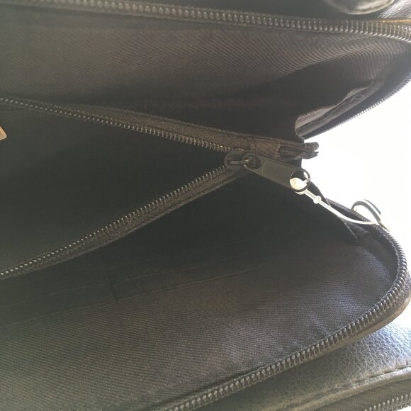 VINTAGE Black Leather Cross Body Purse - Picture 9 of 14